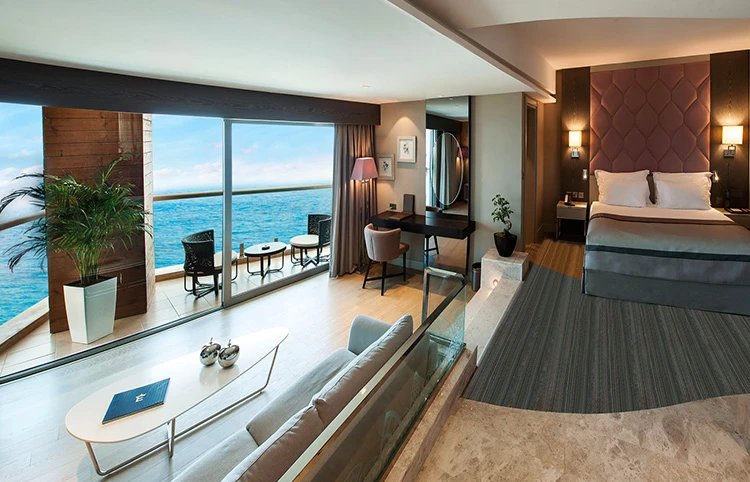 Corner Deluxe Room