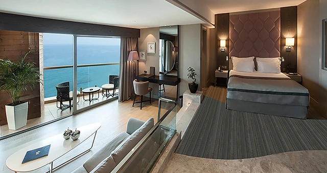 Rooms & Suites